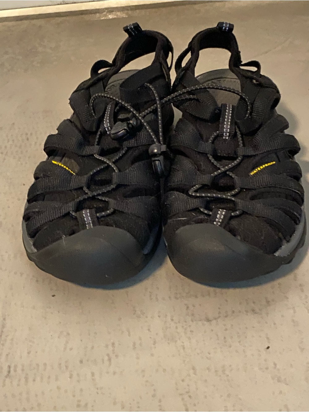 Keen Women’s Black Closed-Toe Hiking Sandals NWOT